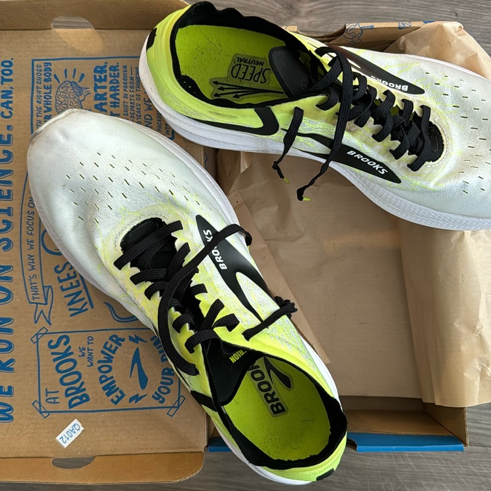 Brooks Hyperion Elite unisex 10.5 size Medium/D